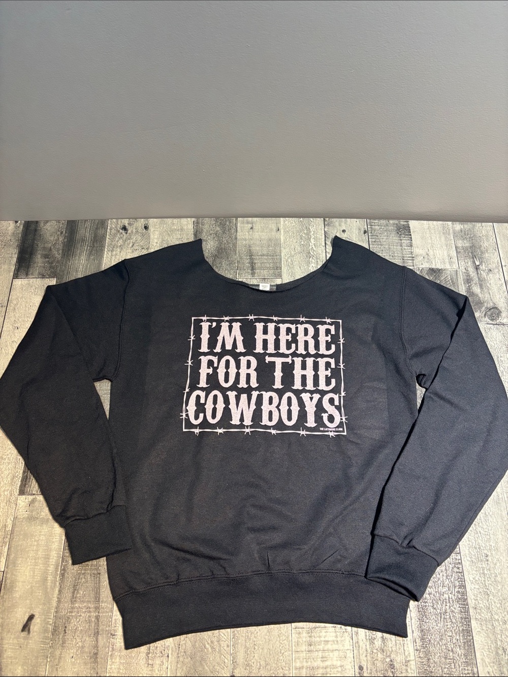 Black 'I'm Here for the Cowboys' Raw Cut Neck Graphic Sweatshirt